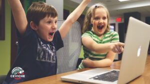 Generación Alfa: un tercio prefiere hacerle preguntas a Siri o a Alexa en vez de a sus padres